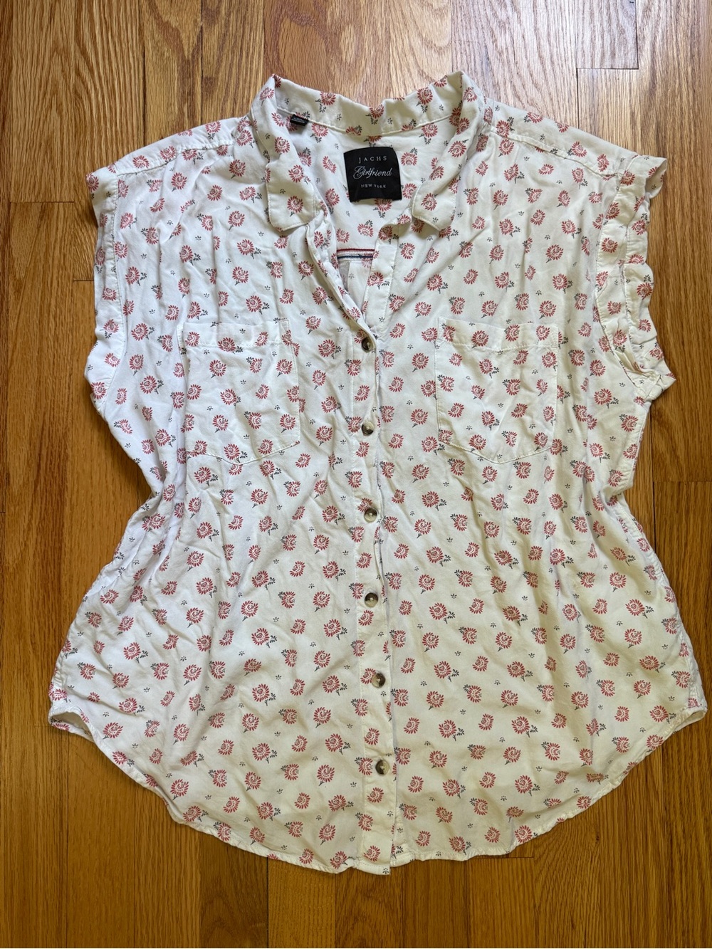 Jachs Girlfriend Floral Print Cuff Short Sleeve Button-Down Top in White and Red